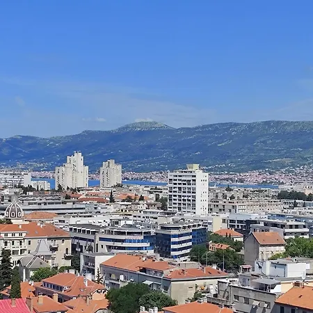 Апартаменты Astonishing View Сплит